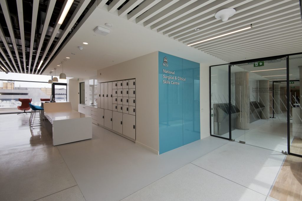 Reflective polyurethane Comfort Floor surface