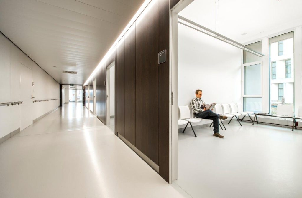 Reflective polyurethane Comfort Floor surface