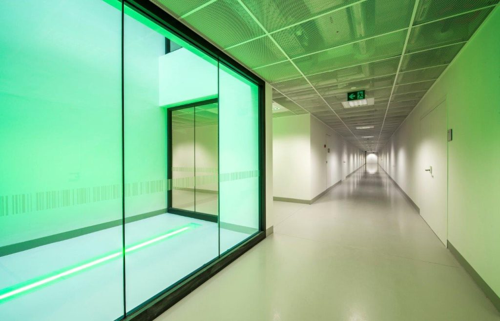 Extensive polyurethane Comfort Floor system installation